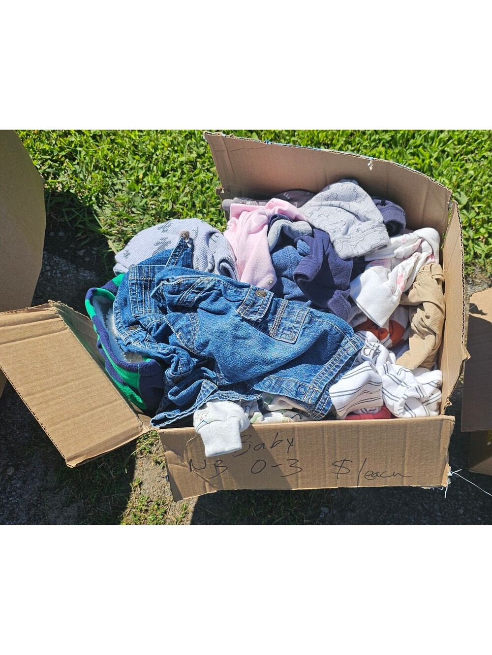 Baby girls newborn and 0 to 3 months clothes lot bundle